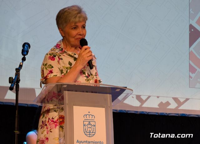 Dolores Lario presenta 