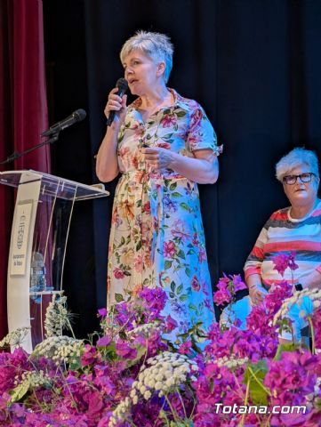 Dolores Lario presenta 