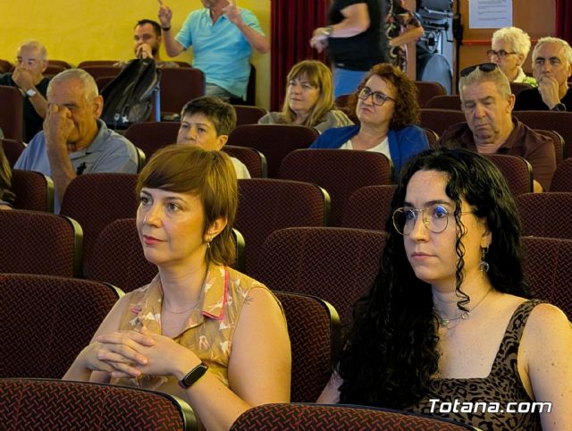 Dolores Lario presenta 