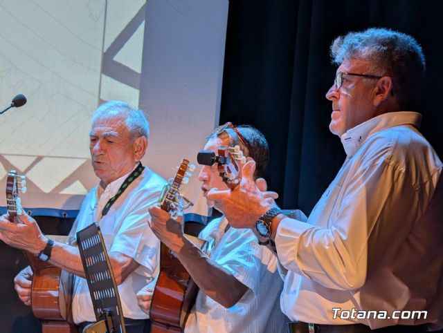 Dolores Lario presenta 