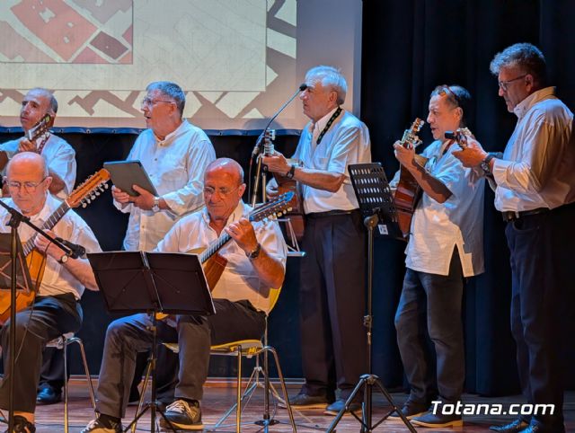 Dolores Lario presenta 