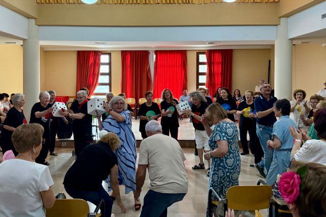 Clausura del curso 2024/2025 y exposición de los trabajos realizados en los Talleres de Mayores - 1, Foto 1