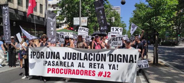 Miles de abogados y procuradores exigen una pasarela al RETA sinrecortes ni exclusiones - 1, Foto 1