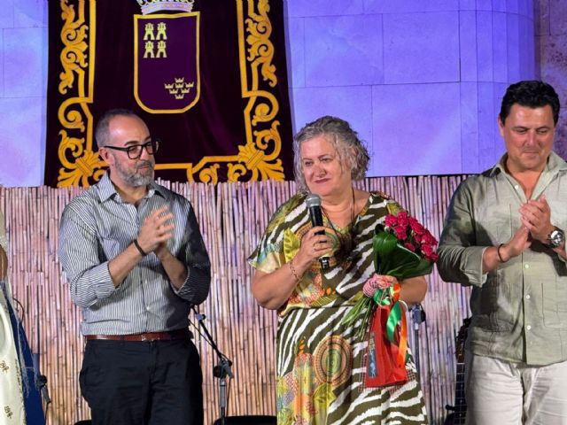 Marisol Fernández recibe la Postiza de Oro del 35 Festival de Folclore de San Javier - 1, Foto 1