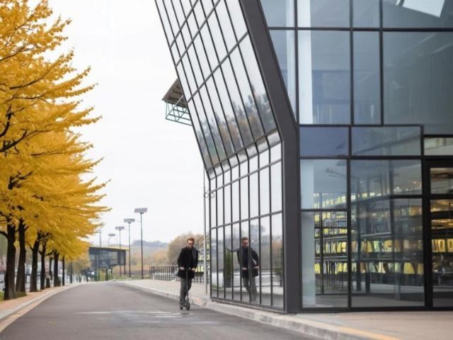 Aluvidal: innovación y eficiencia con muros cortina en proyectos de arquitectura moderna - 1, Foto 1