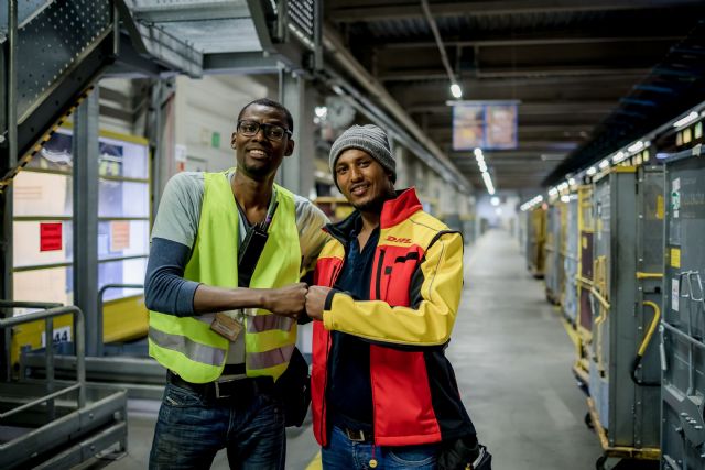 DHL Group ha integrado a más de 30.000 refugiados en el mercado laboral, en 10 años - 1, Foto 1