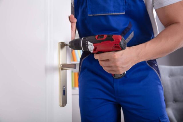 Cerrajero Técnico mejora el acceso seguro con atención 24 horas en Madrid - 1, Foto 1