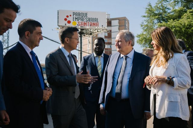 Hereu visita las instalaciones de la multinacional Desay, que ha obtenido 5,5 millones de euros del PERTE VEC III - 1, Foto 1