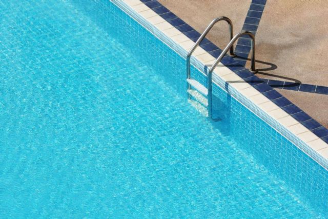 Soluciones técnicas de Ferrocano Suministros para cuidar el estado de la piscina durante el verano - 1, Foto 1