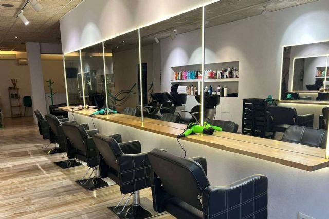 Optimmum Estilistes ofrece servicios de peluquería sin cita previa en Terrassa - 1, Foto 1