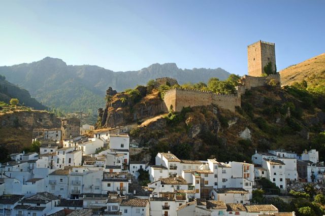 Los alquileres de corta duración canalizan más de 5.500 millones de euros hacia el comercio local de la España rural, según Airbnb - 1, Foto 1