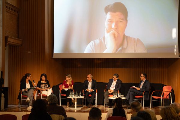 Radiografía de la transformación digital en sanidad: desigualdades, tensiones y nuevos perfiles - 1, Foto 1