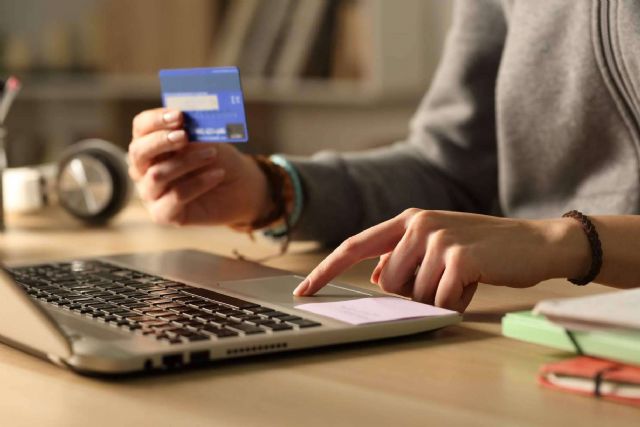 El 75?% de los estudiantes que aplazan su matrícula elige pagar en tres plazos - 1, Foto 1