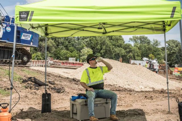 BAroig propone medidas efectivas contra el calor extremo en el trabajo mediante ropa refrigerante especializada - 1, Foto 1