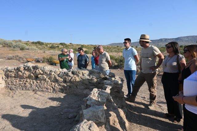 El Ayuntamiento de Mula visita los trabajos arqueológicos en la Villa Romana de Los Villaricos y destaca su potencial turístico y científico - 1, Foto 1