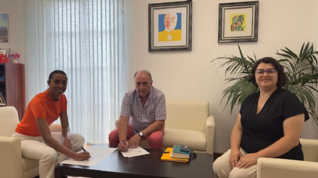 Firma de convenio con la Junta de Cofradas, Foto 1