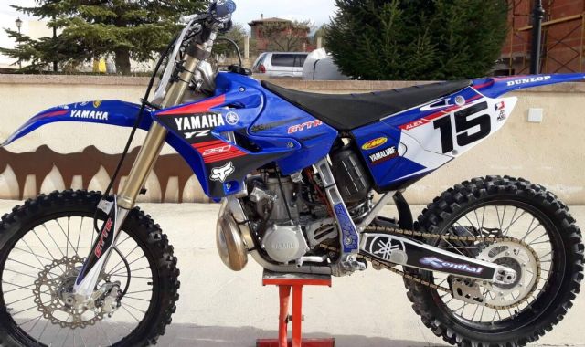 ADHESIVOSEMBARRADOS ofrece kits personalizados de pegatinas y vinilos para motos onroad y offroad - 1, Foto 1