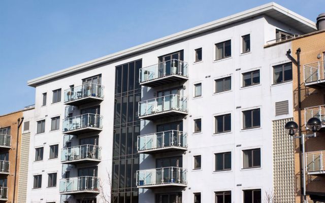 Consumo logra la retirada de 65.000 anuncios ilegales en Airbnb y denuncia otros 55.000 sin número de registro - 1, Foto 1