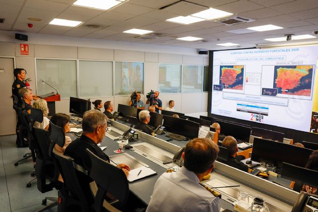 Margarita Robles: Ver llegar a la UME es sinónimo de estar en buenas manos - 1, Foto 1