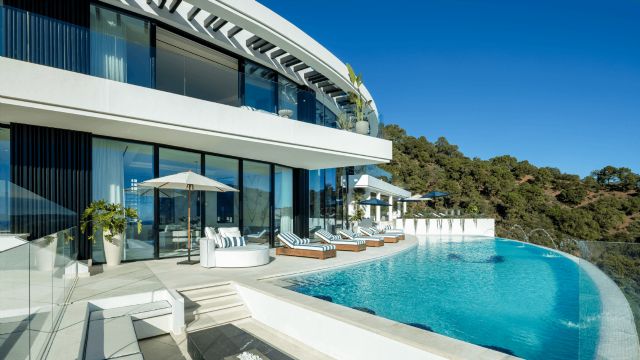 David Vega: 5 innovaciones únicas que están transformando la venta de villas de lujo en Marbella - 1, Foto 1