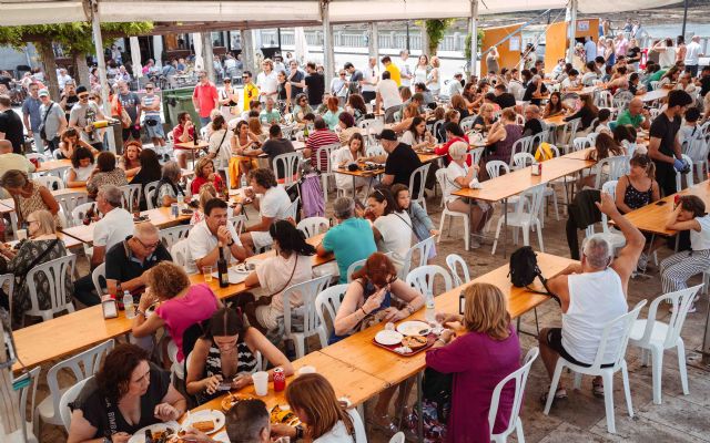 La XXXI Fiesta del Mejillón y el Berberecho de Vilanova de Arousa incrementa su carpa gastronómica - 1, Foto 1