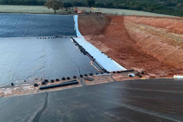 Control de Derrames presenta la bentonita sódica molida para impermeabilizar balsas de purines - 1, Foto 1