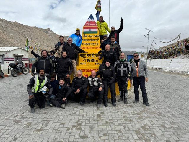 La carretera más alta del mundo en moto; aventura extrema en el Himalaya - 1, Foto 1
