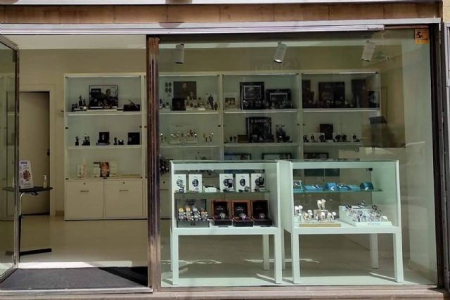 Dos iconos centenarios se encuentran en el diseño de Seiko 5 Sports x Pepsi® - 1, Foto 1