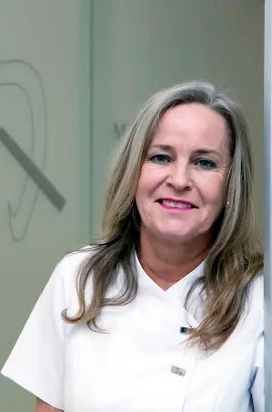 La Clínica Dental Nueva Ciudad pone en marcha la campaña #SonrisaSanaTorrelavega para frenar la periodontitis juvenil en septiembre - 1, Foto 1