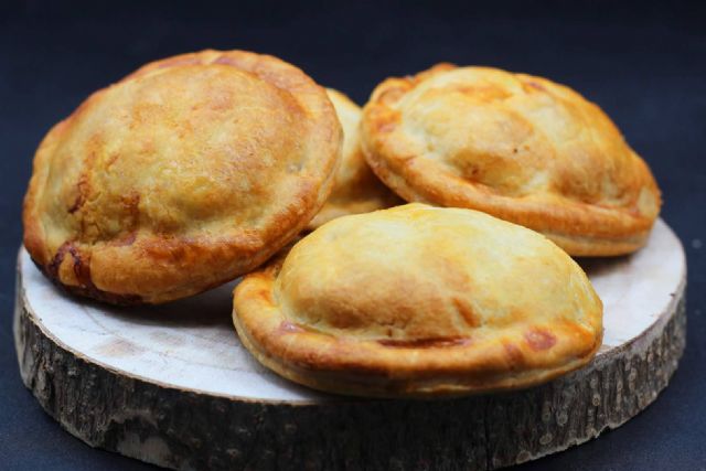 D’Carnilsa refuerza su oferta con pasteles en hojaldre congelados; pollo, carne, gloria y hawaiano - 1, Foto 1