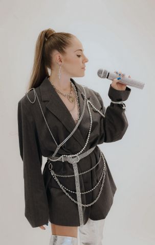 Ana Mena o Luis Miguel, superados en millones de likes por una artista emergente - 1, Foto 1