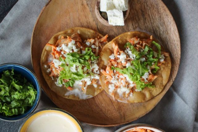 Tostadas de maíz crujientes y deliciosas; el sabor nixtamalizado que conquista el verano - 1, Foto 1