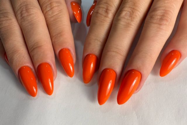 Este color de uñas destaca el bronceado - 1, Foto 1
