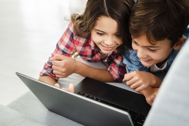 Somos Conexión alerta de la importancia de una educación digital consciente para proteger el bienestar y la privacidad desde la infancia - 1, Foto 1