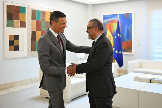 El presidente del Gobierno aborda con el director general de la OMS los desafíos del sistema sanitario mundial - 1, Foto 1