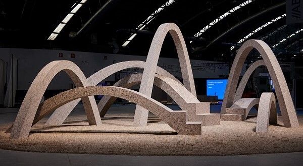 El diseño “El Color de laPiedra” de Moneo Brock, permanecerá enPorriño como homenaje al alma del granito gallego - 1, Foto 1