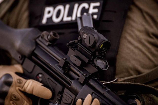 Ligero, impermeable y preciso; así es el Aimpoint Duty RDS elegido por el FBI - 1, Foto 1