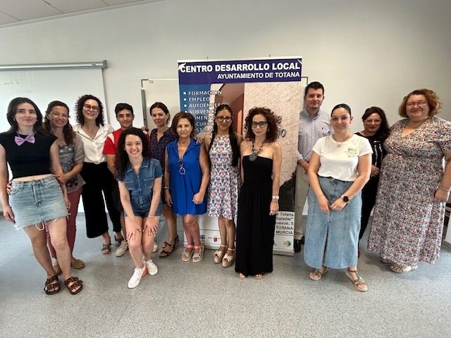 El programa 100x100 Activación continúa hasta mediados de octubre con una veintena de demandantes de empleo, inspirado en la inserción laboral de sus participantes, Foto 1