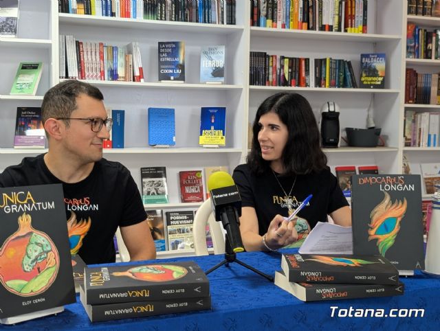 Eloy Cern presenta en Totana sus libros Pnica granatum y Dimocarpus longan - 10