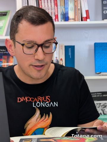 Eloy Cern presenta en Totana sus libros Pnica granatum y Dimocarpus longan - 19