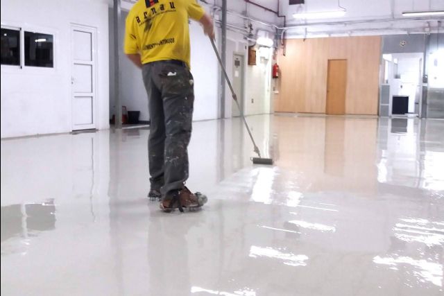 Serviarnau destaca en Valencia por sus pavimentos industriales de resina y revestimientos de alta calidad - 1, Foto 1