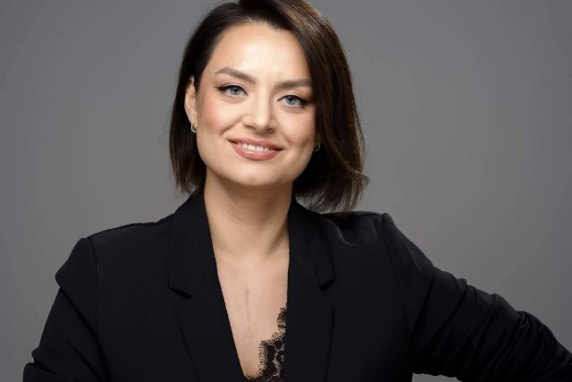 Momentodemaquillaje.com revoluciona la belleza en Valencia con maquillaje y peluquería a domicilio - 1, Foto 1