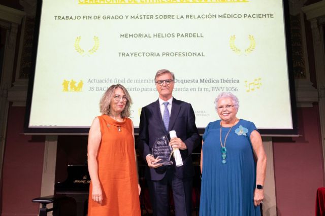 El neurólogo de Policlínica Gipuzkoa, Gurutz Linazasoro, recibe el Premio a la Trayectoria Profesional de la Organización Médica Colegial - 1, Foto 1