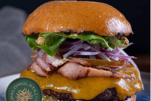 Palomulata Burguer sirve hamburguesas de entraña Angus con pan artesanal en Unicentro Cali - 1, Foto 1