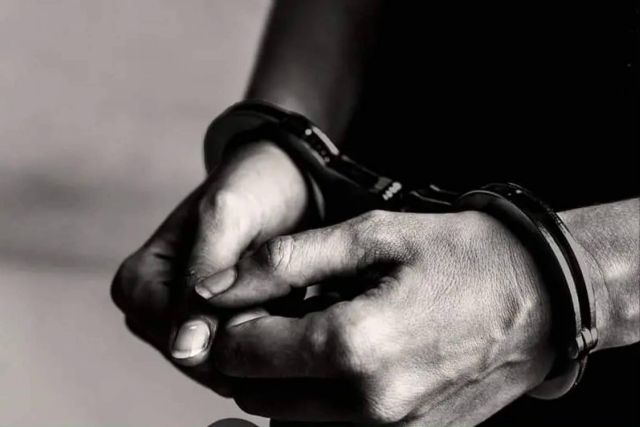 Grilletes negros de cadena y bisagra; así son los nuevos grilletes pavonados de Tienda Shoke - 1, Foto 1