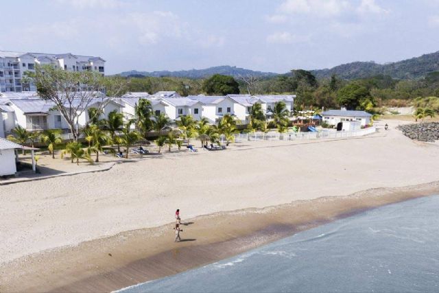 Playa Dorada Residences and Beach Club; casas frente al mar con entrega inmediata en Panamá - 1, Foto 1