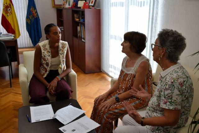 El Ayuntamiento firma un convenio de colaboracin con la Asociacin Coro Audite Omnes, Foto 1