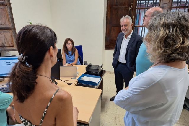 El Gobierno concede 240.000 nacionalidades a descendientes de exiliados en virtud de la Ley de Memoria Democrática - 1, Foto 1