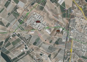 Trasladan al hospital al conductor de un camión volcado en Torre Pacheco - 1, Foto 1