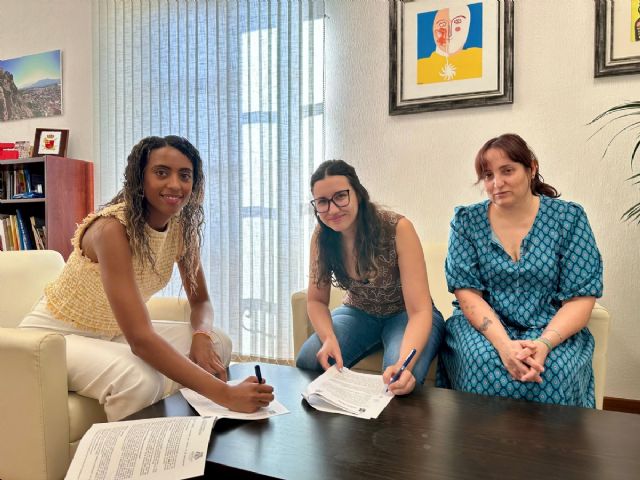 El Ayuntamiento y Engatsate sellan un acuerdo pionero para el bienestar animal en el municipio, Foto 1